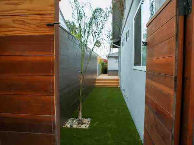 Westside retreat with ocean views Hot tub golf gallery image 4