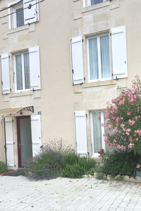 BOURRELIER HOUSE IN THE POITEVIN MARSH