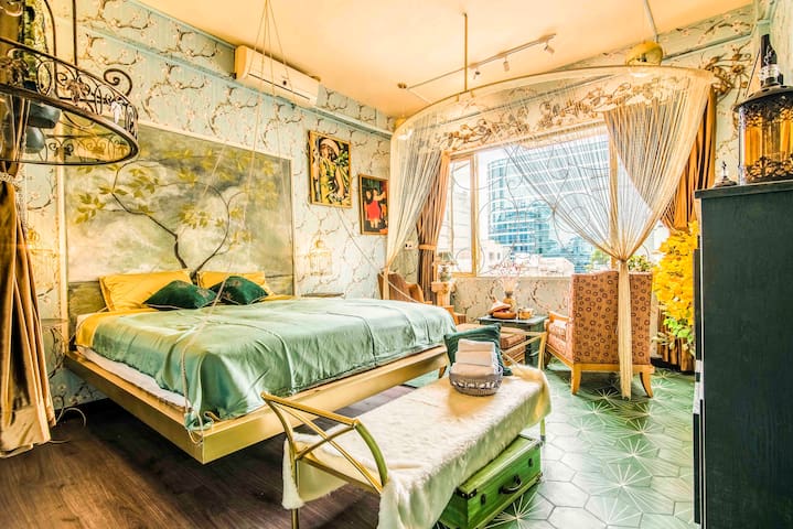 Art Deco Suite! Grand View&Hot Tub. Near Ben Thanh