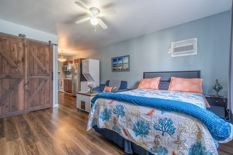 Centrally Located Sleek Studio Apartment