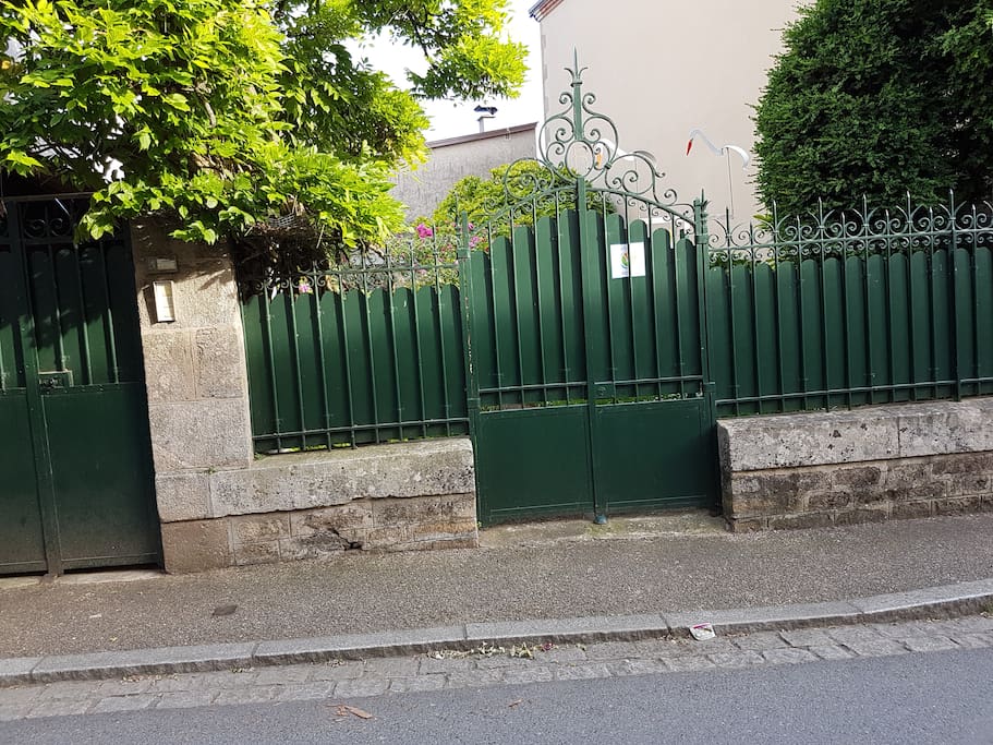 grille d'entrée