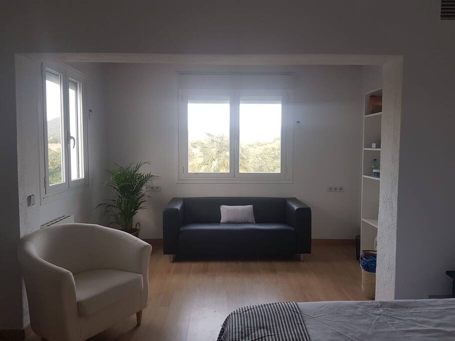 Guest bedroom