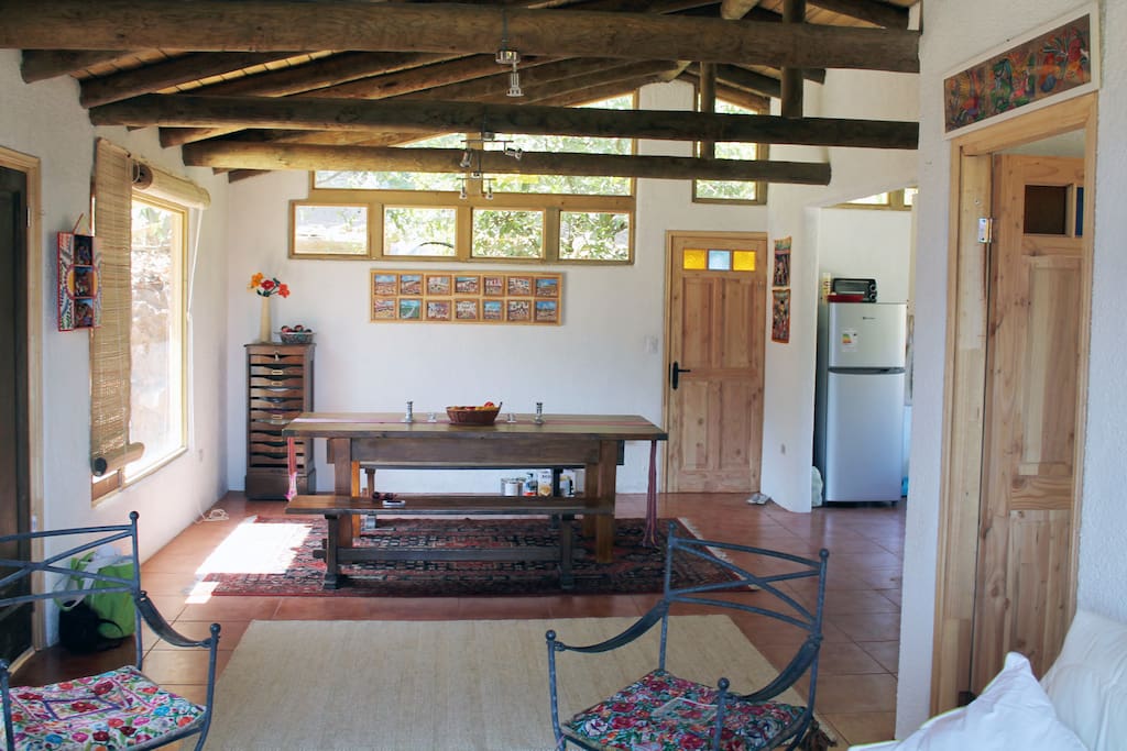 Comedor con cocina incluida / Dinning Room with the kitchen included.
