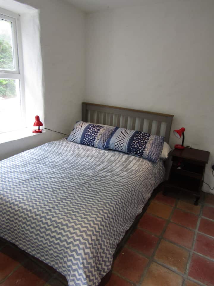 Chumba cha kulala mara mbili ghorofani 