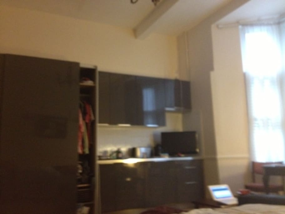 kitchenette & wardrobe