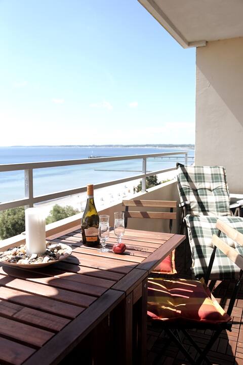 Großenbrode home on the beach with 180° sea view