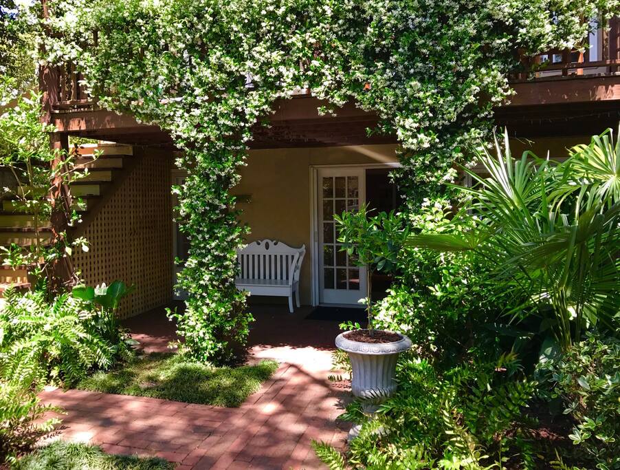 Top 100 Airbnb Rentals 2017 in Savannah,