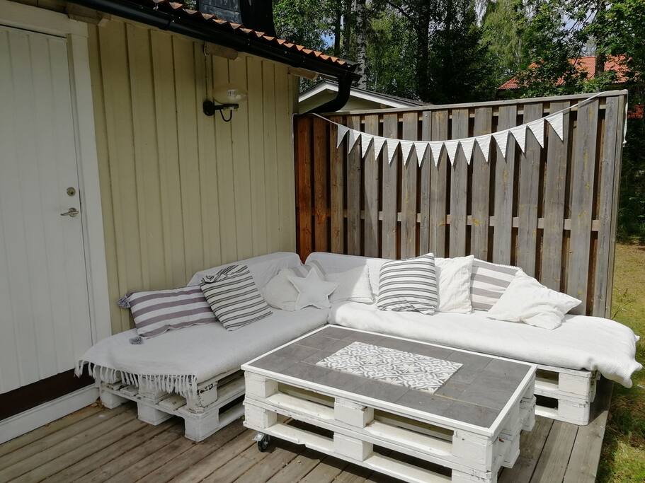 Den härliga relaxhörnan på terrassen