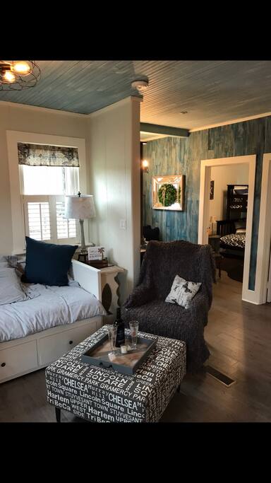 Open concept living room / kitchen