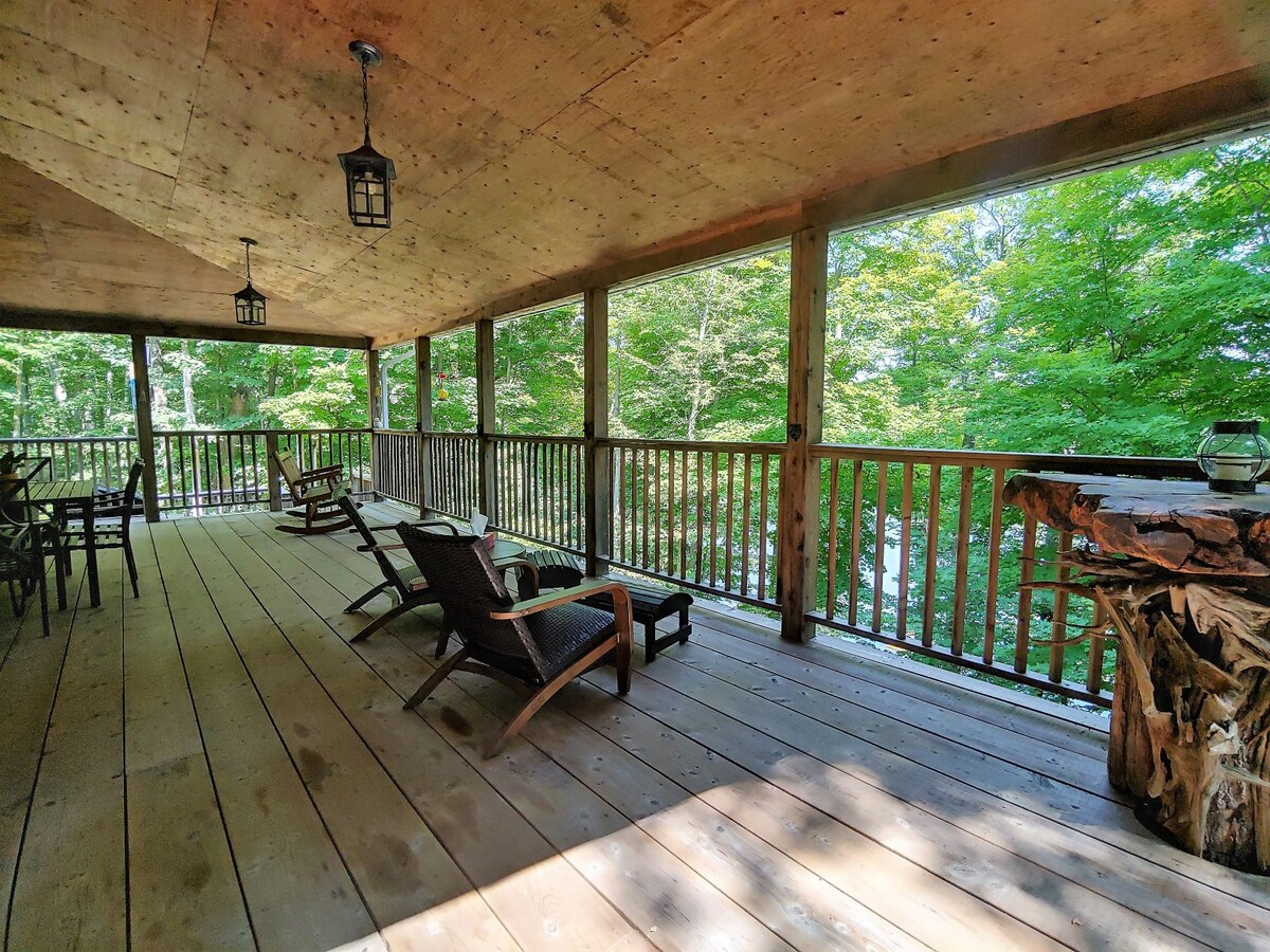 The Blue Treehouse Cottage Cottages for Rent in Maberly, Ontario