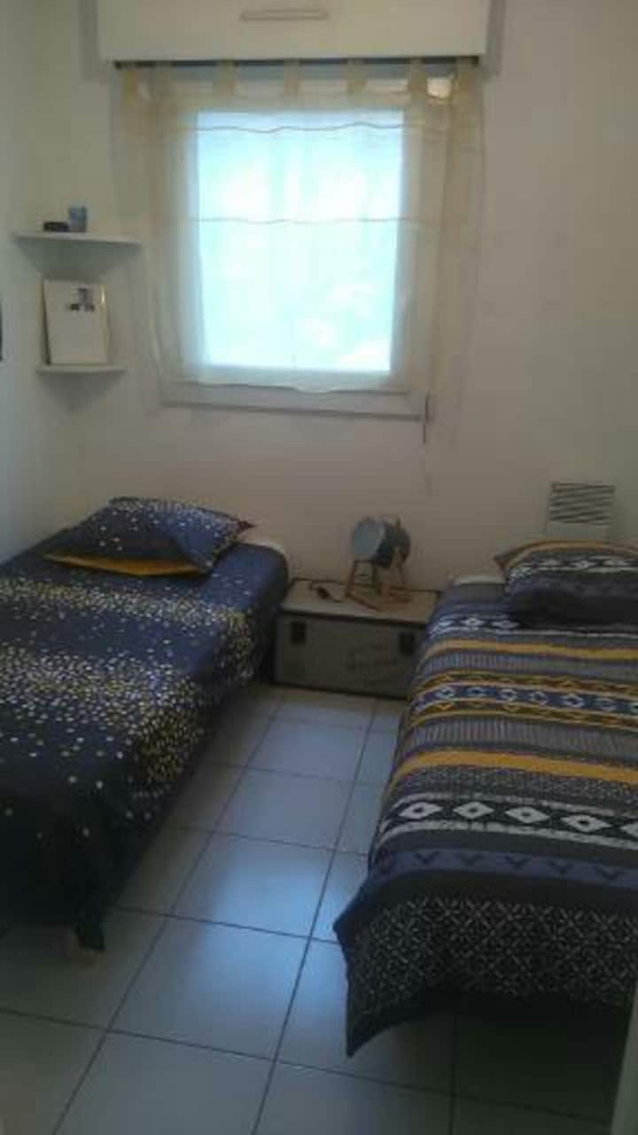 Chumba cha kulala cha pili kwa ajili ya watoto.