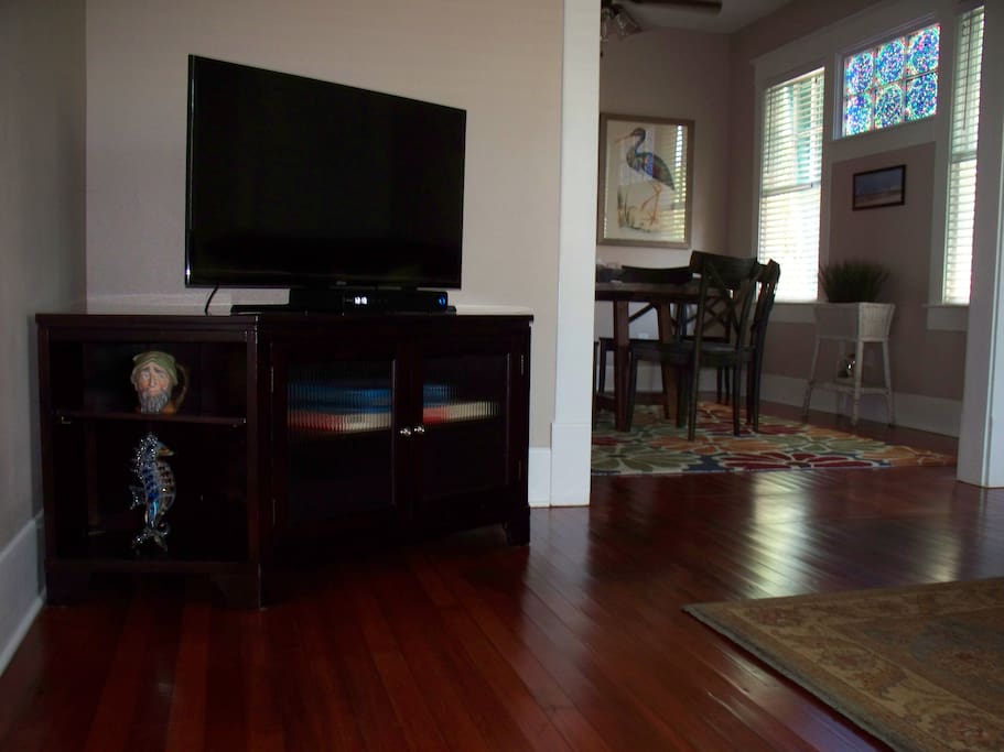 Smart TV with Cable and HBO.