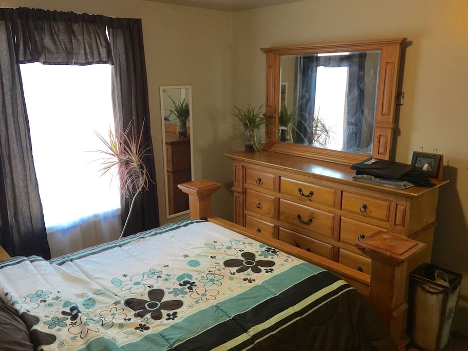 Cozy Queen size bed