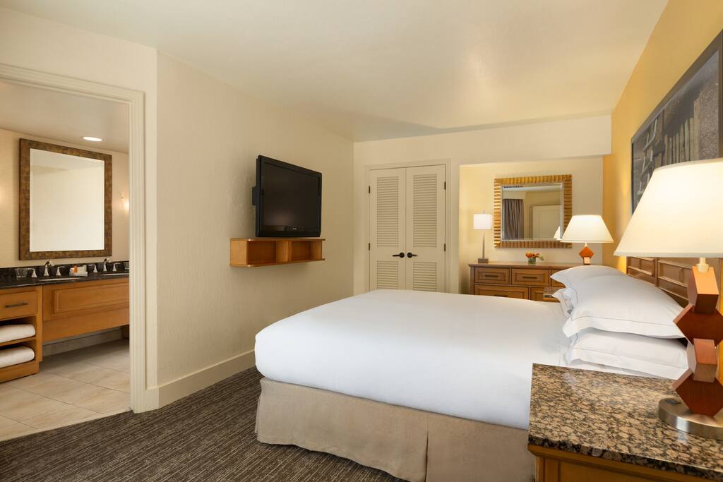 King bedroom with attached bathroom