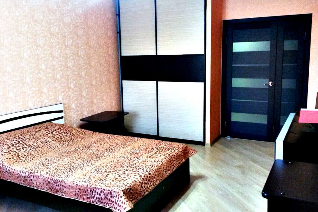 We add a new bed. Now 4 people can sleep