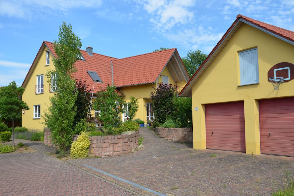 Haus mit Garage