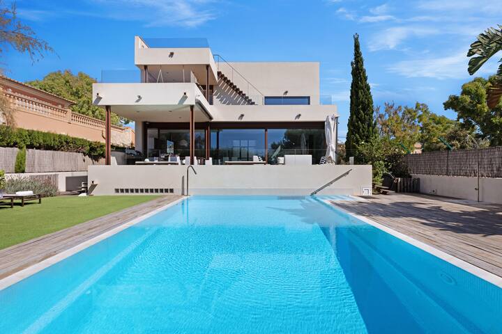 Villamarinacristal minimalist optional heated pool