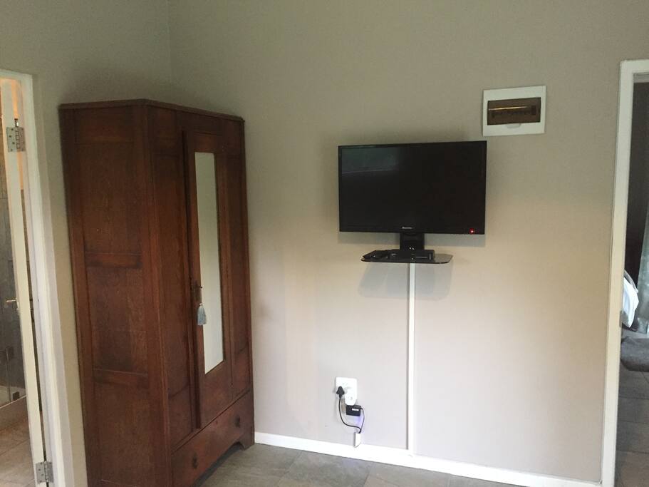 Ashwood 2 room