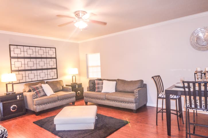 #5 LARGE ROOMS FOR RENT NEAR IAH AIRPORT (MONTHLY)