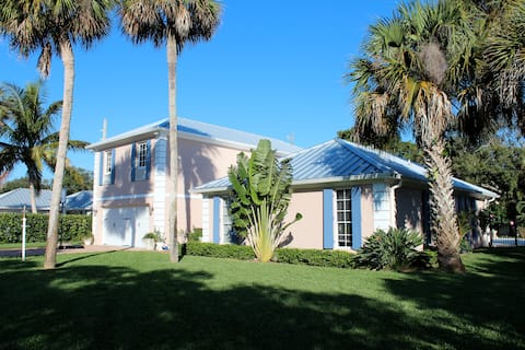 Vacation Paradise: Beachside - East of A1A