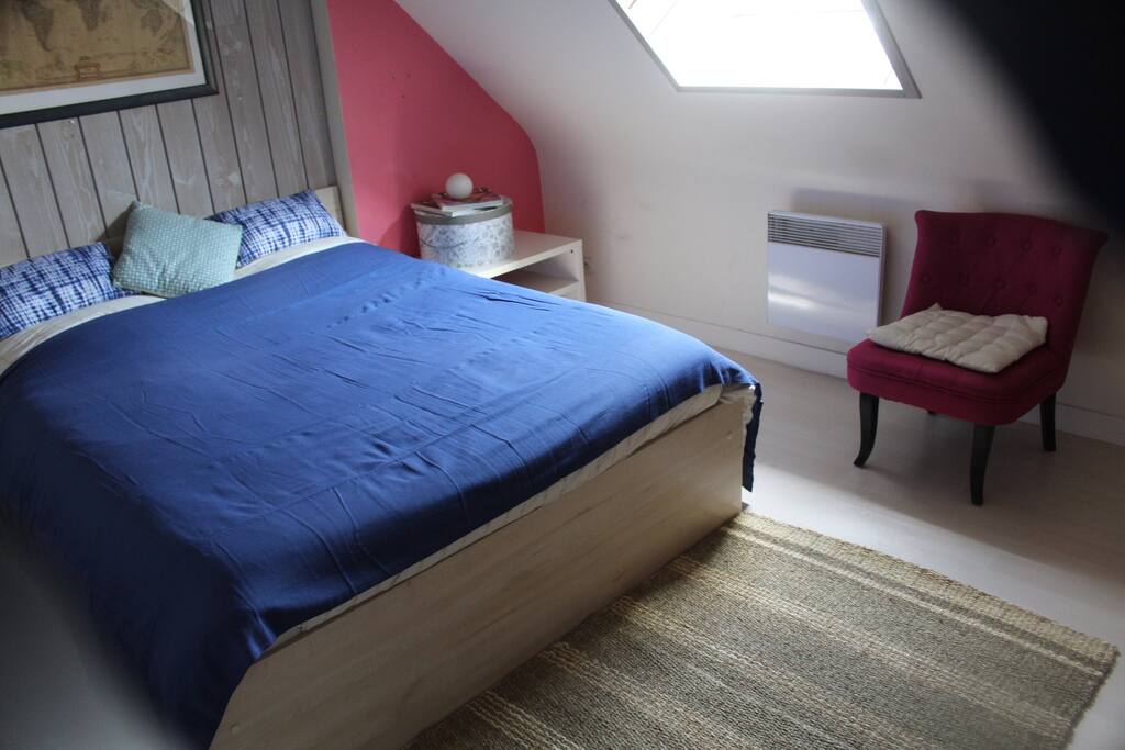 Chambre 2 : 1 lit double
Lit pour bébé ( sur demande )