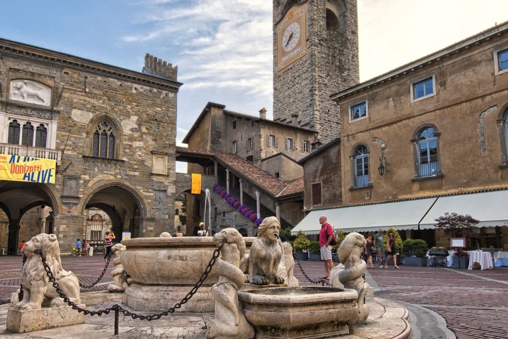 Piazza Vecchia, Citta Alta
