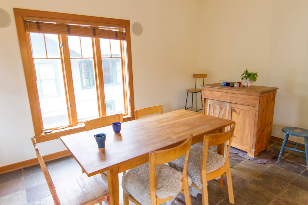 Open dining area adjoining kitchen.