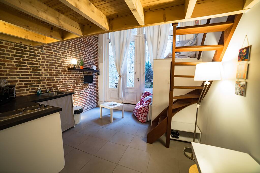 L'appartement a été intégralement rénové du sol au plafond
