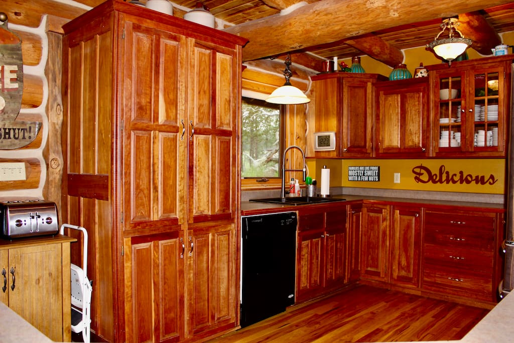 Main Level, Kitchen