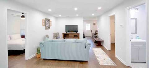 Hanahan Stylish Digs: Brand New Reno 4br!