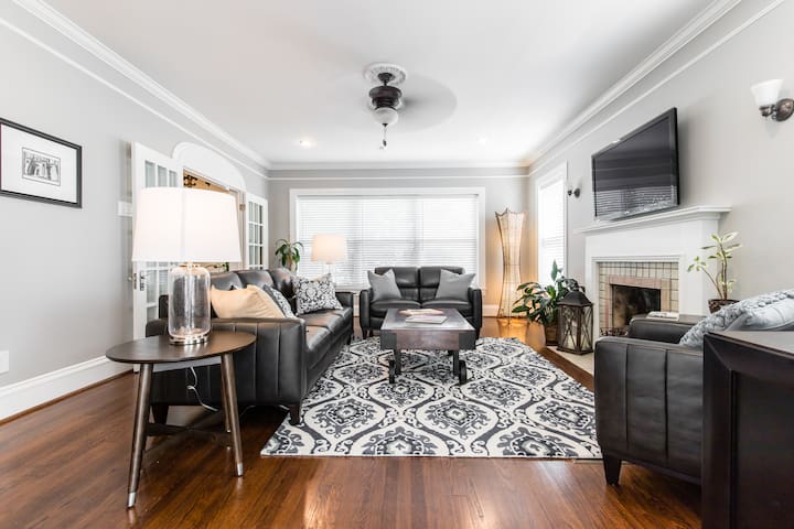 “The Roux House” Offers Luxury, Comfort & Location gallery image 3