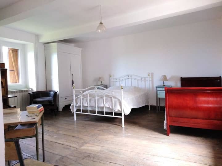  חדר שינה 2
חדר תאורה גדול