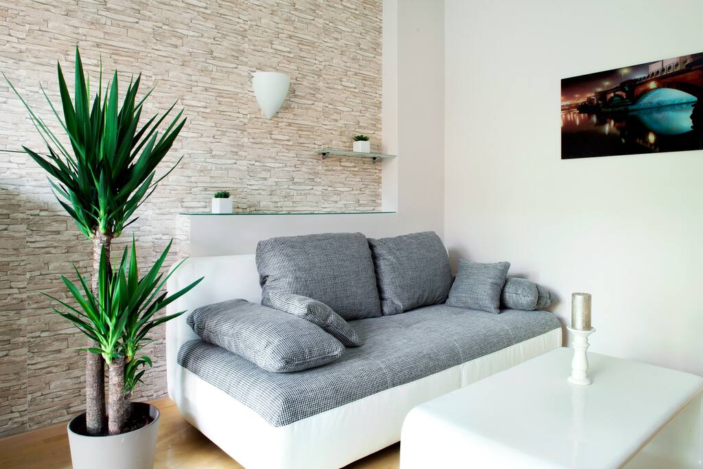 extendable couch, suitable for 1-2 people