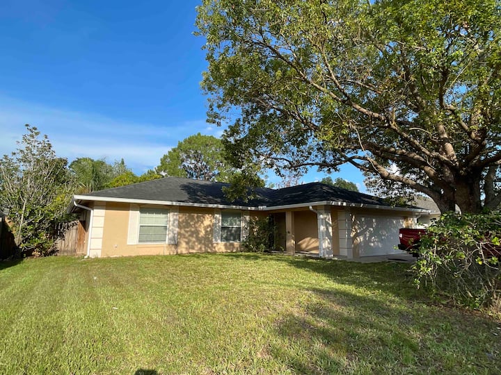 Renovated Peppermill home 3 bedroom 2 bathroom Houses for Rent in