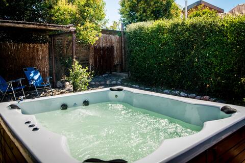 Algarrobo cabin with outdoor Jacuzzi