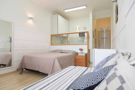 STUDIO 103 > Centro Histórico, na Rua 16 de Março