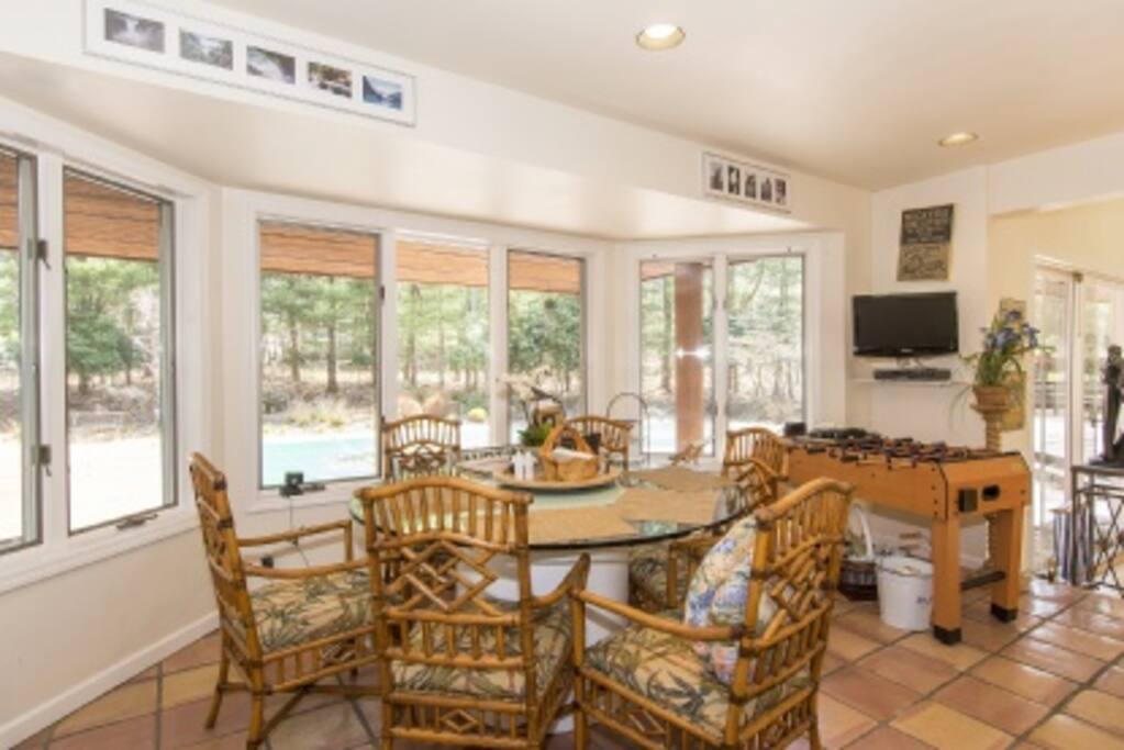 Breakfast Area Overlooking Pool