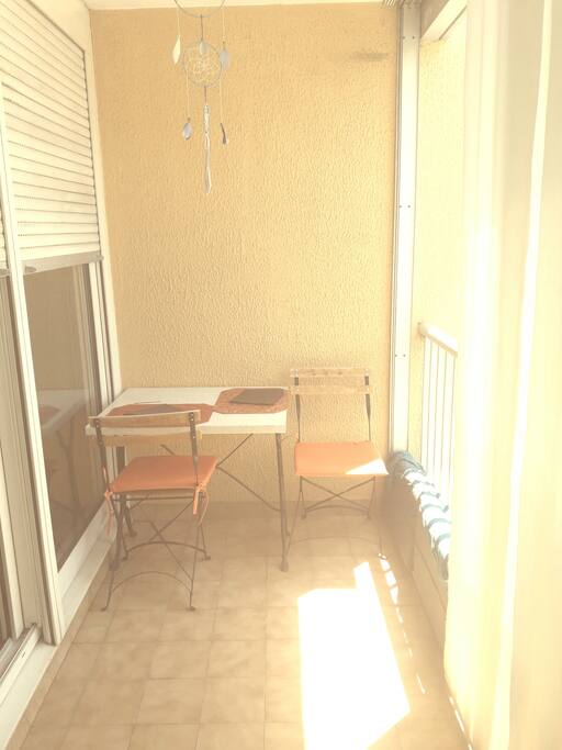 Loggia pour profiter du soleil la journée ou de la fraîcheur la nuit