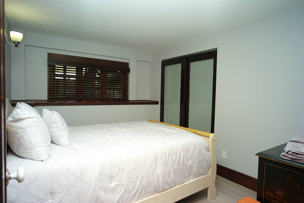 1st bedroom