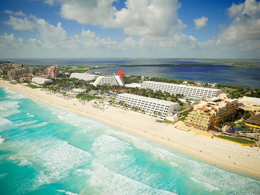 Air view of OASIS CANCUN RESORT