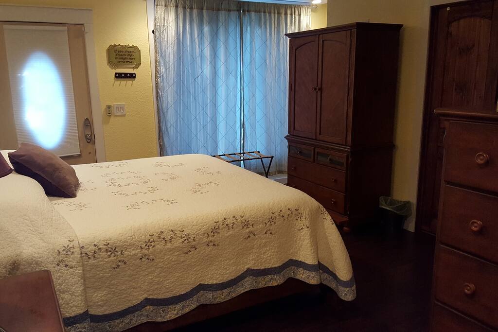 comfortable king size bed