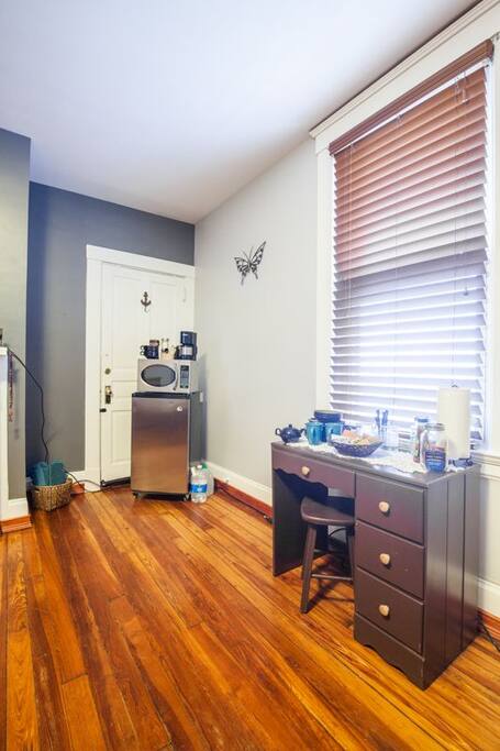Everything you need for a short stay. Fridge, microwave, coffee maker, coffee/tea/water & snacks!