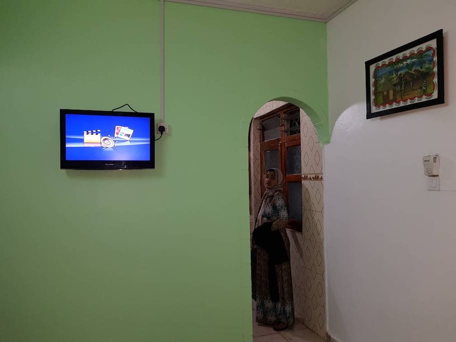 Tv room with reception