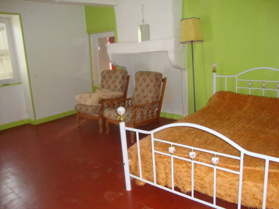 chambre en bas