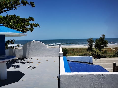 Aureling's Beach House unit A