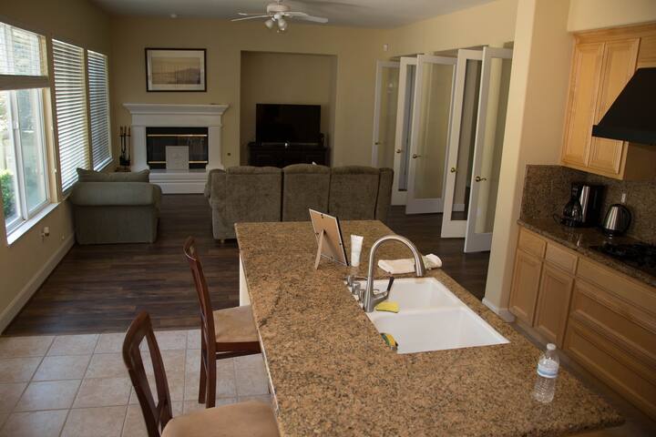 6 bedrooms Canyon Hill in San Jose gallery image 4