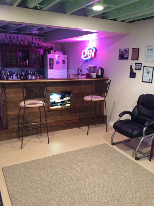 Bar/kitchenette