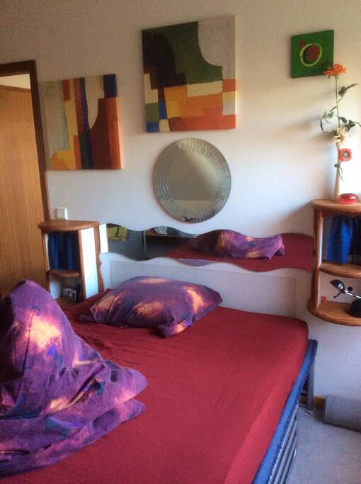 Mein persönliches Bett. Während einem Airbnb-Aufenthalt bleibt es leer.