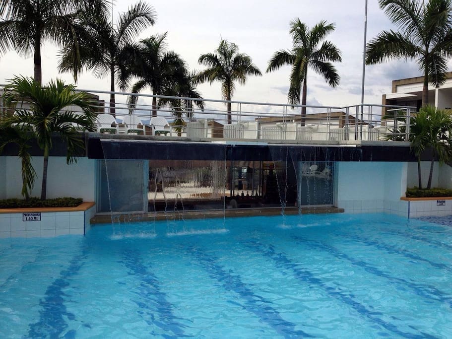 pool, looking at property
piscina, mirando a la propiedad