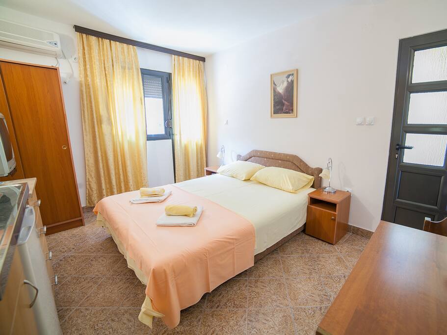 queen bed